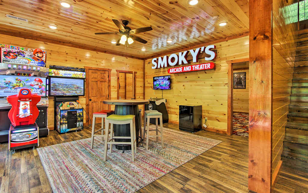 Pool Arcade Theater More In Smoky Mtn Cabin