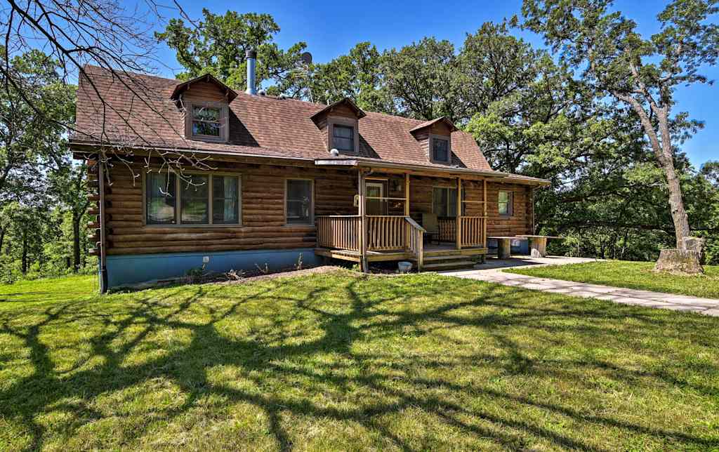 Rural Coon Rapids Cabin W Deck Evolve Vacation Rental