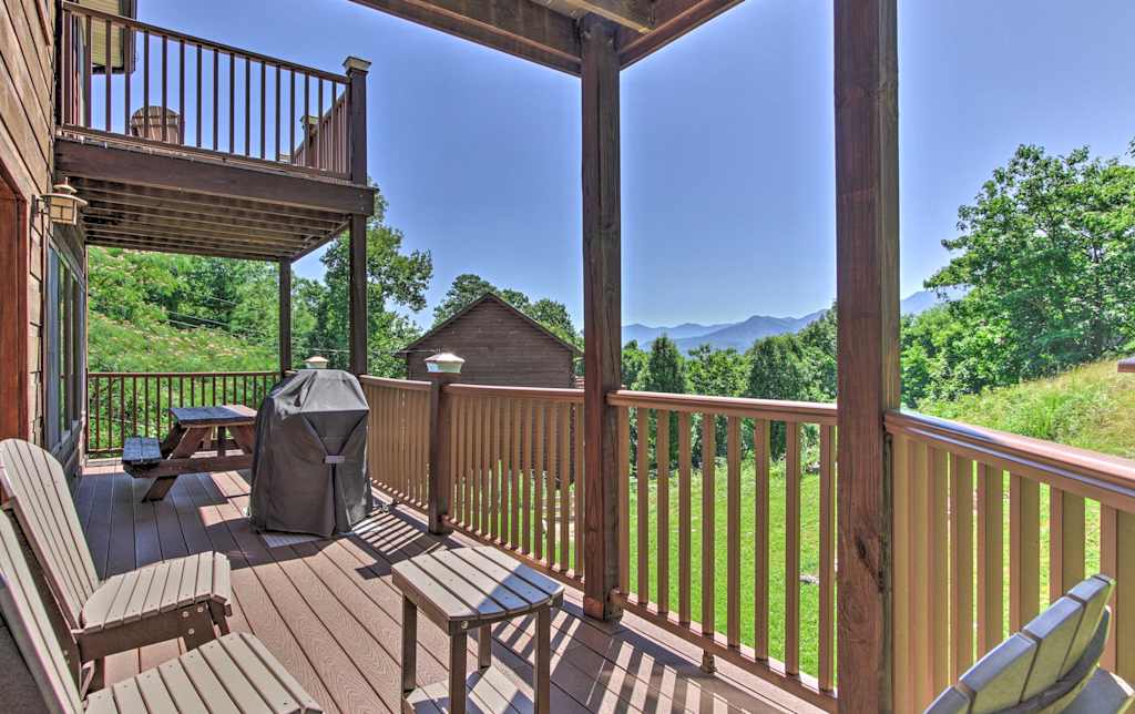 3 Story Gatlinburg Cabin W Hot Tub Mtn View
