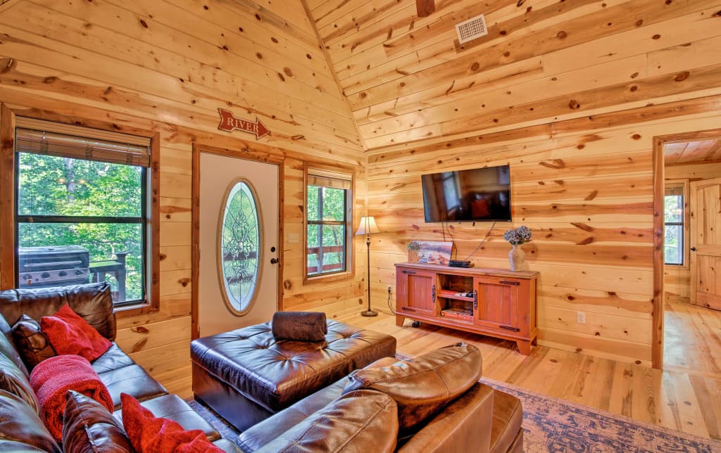 New Broken Bow Cabin W Deck On Mountain Fork River