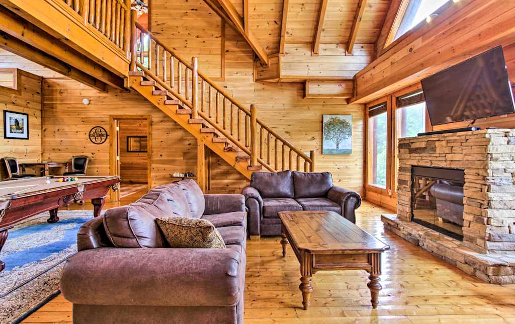 Pet Friendly Pigeon Forge Cabin W Hot Tub Evolve Vacation Rental