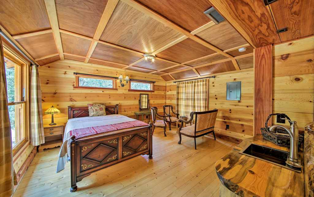 Quaint Studio Cabin 1 Mi To Mt Baldy Resort
