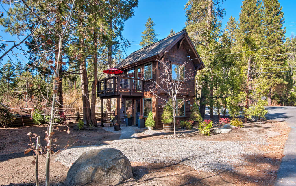 New Cozy Couples Cabin Walk To Lake Tahoe Dtwn