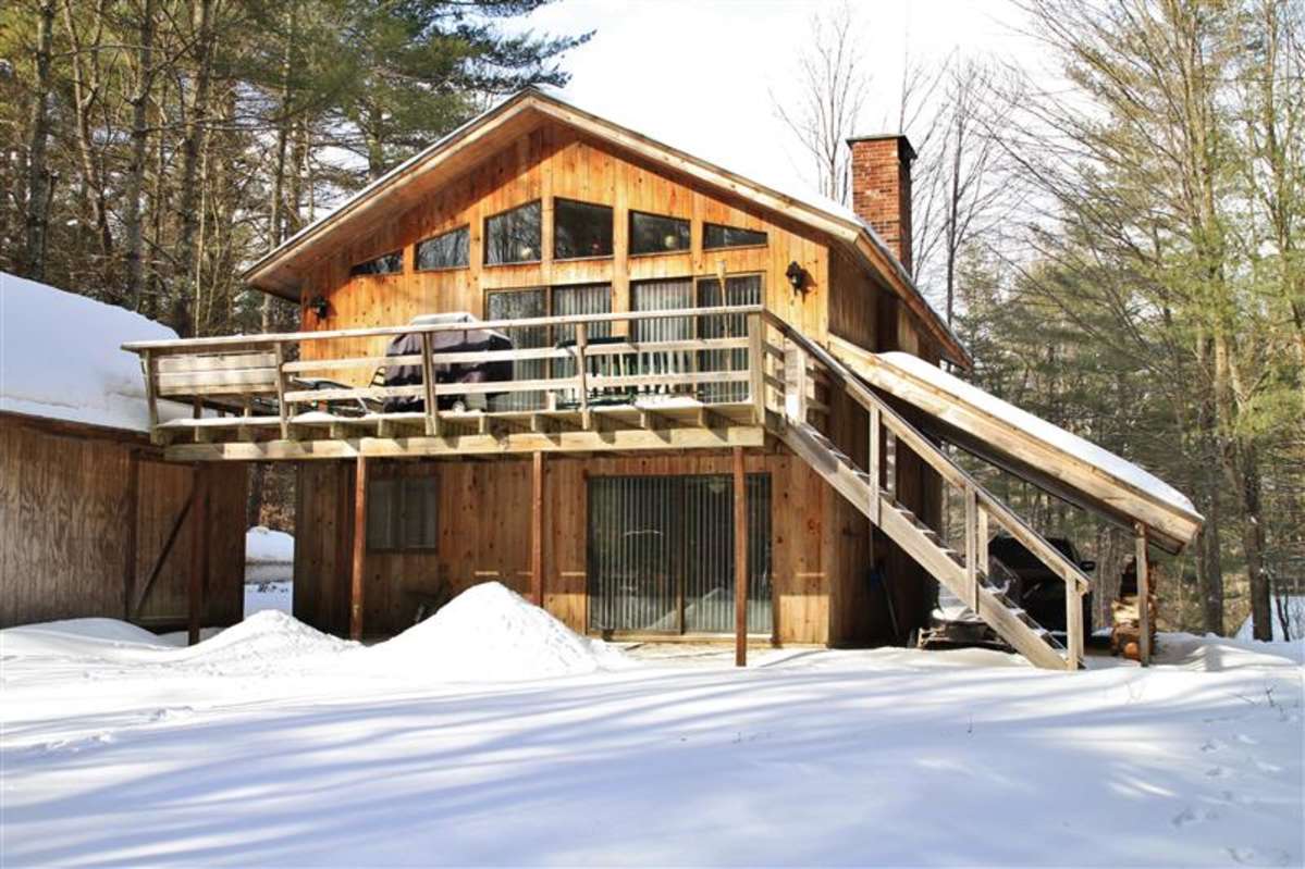 South Londonderry Home, Walk to Magic Mtn Ski Area Evolve