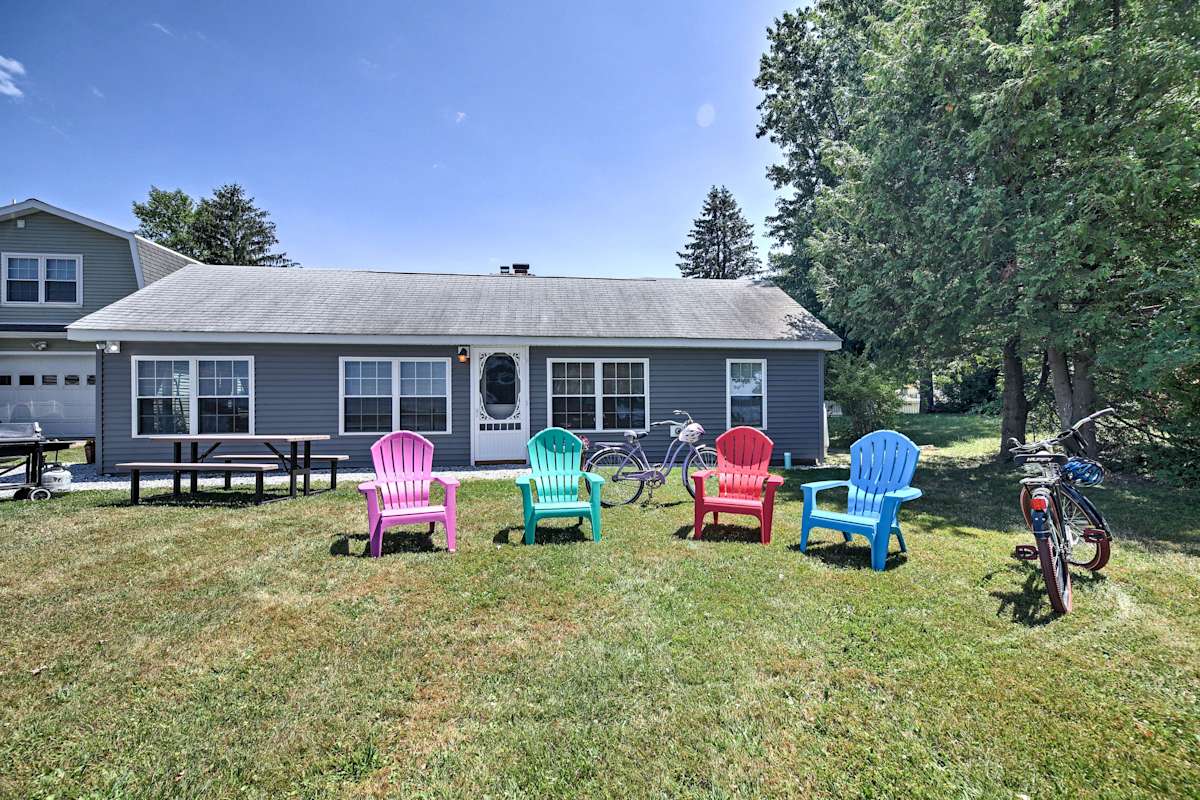 'Willow Point' Lake Champlain House w/ 2 Kayaks! Isle La Motte, VT