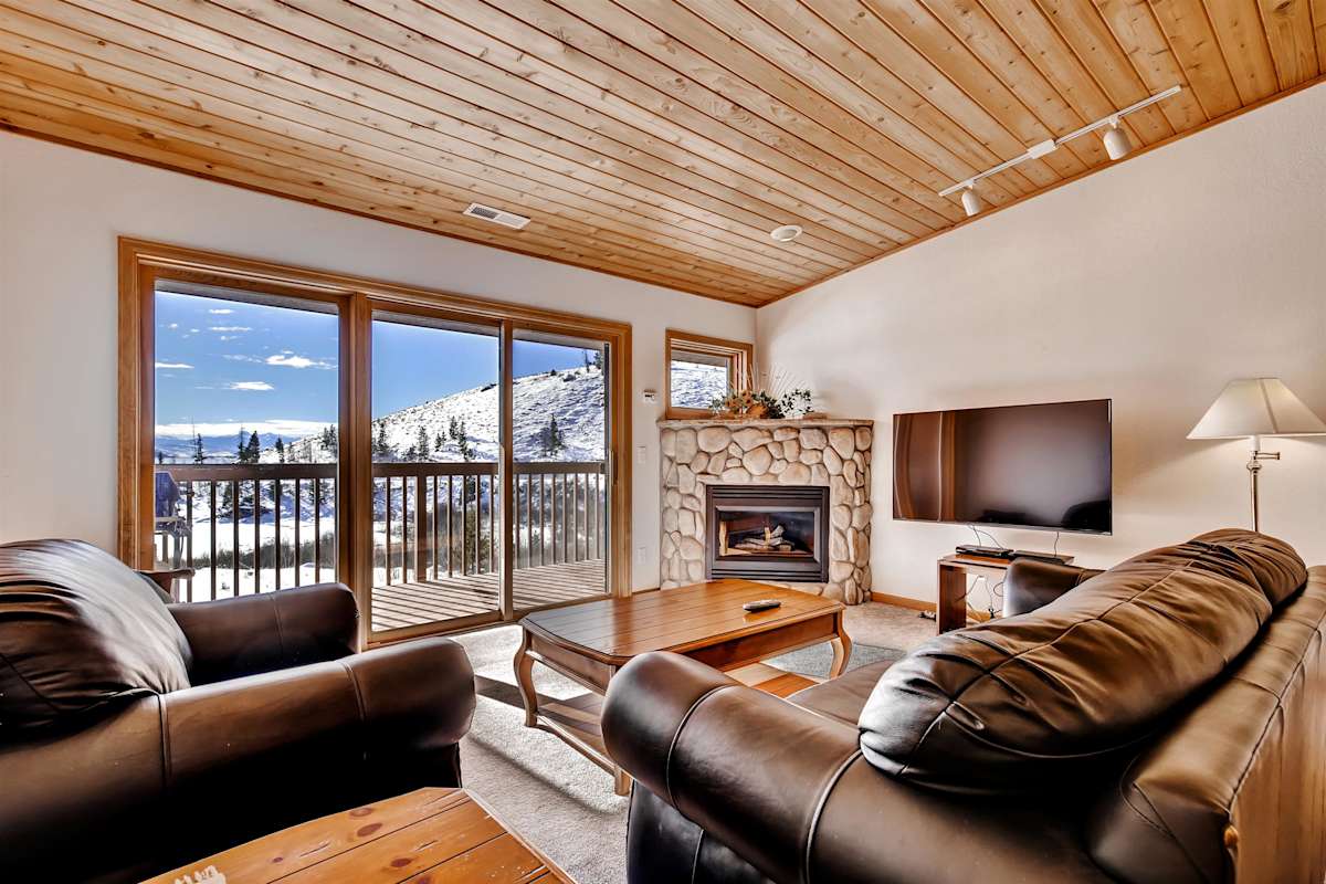 Grand Lake Condo w/ Deck & Panoramic Views!