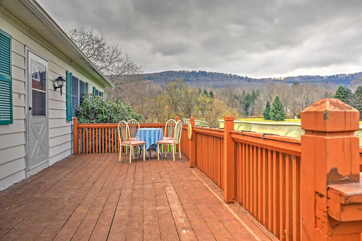 Serene Retreat 7 Mi to All Star Village Otego, NY Evolve