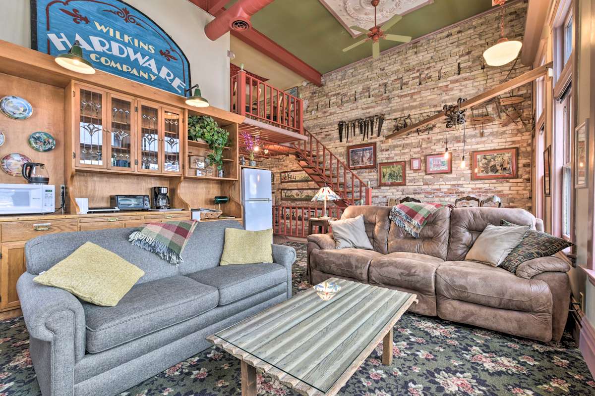 Historic Downtown Saugatuck Loft Apartment! Evolve