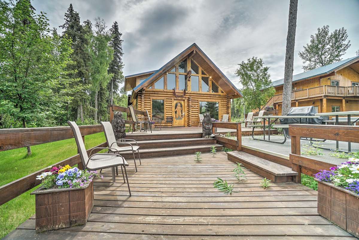Soldotna Fishing Lodges w/ Dock on Kenai River! Evolve