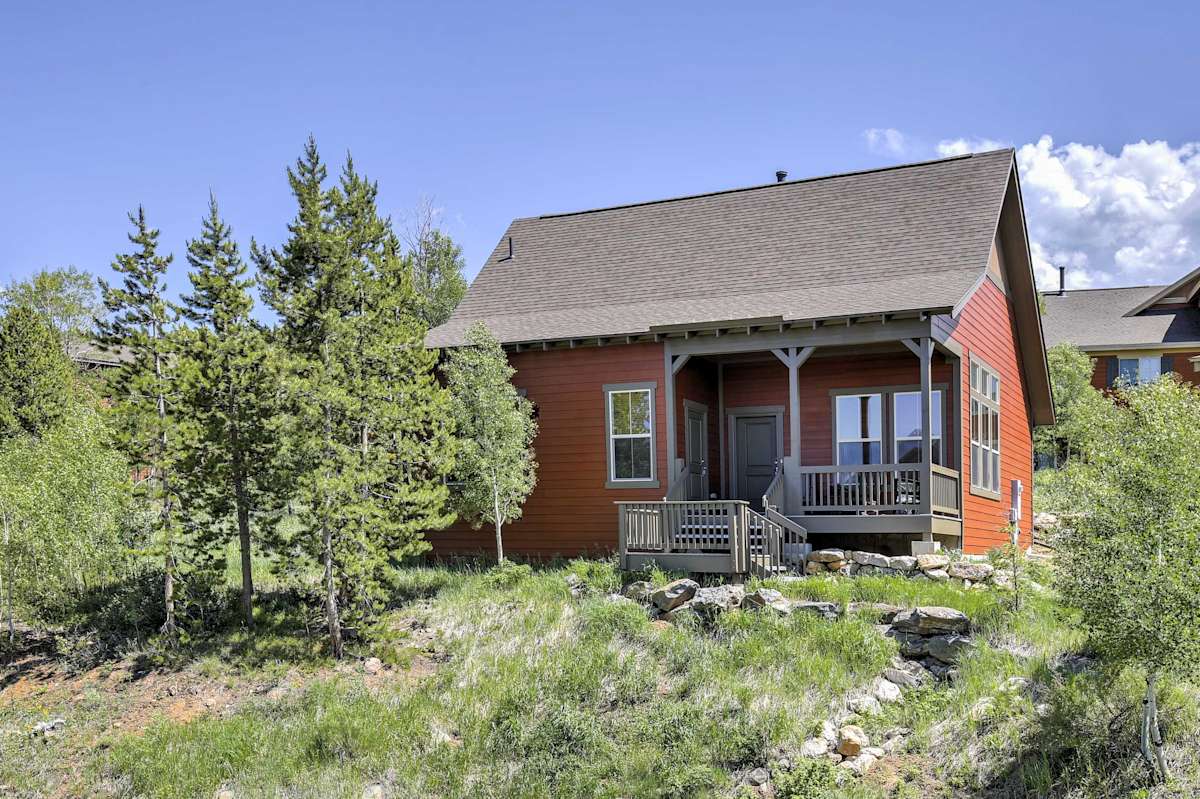 SkiIn/SkiOut Granby House w/ Community Pool!