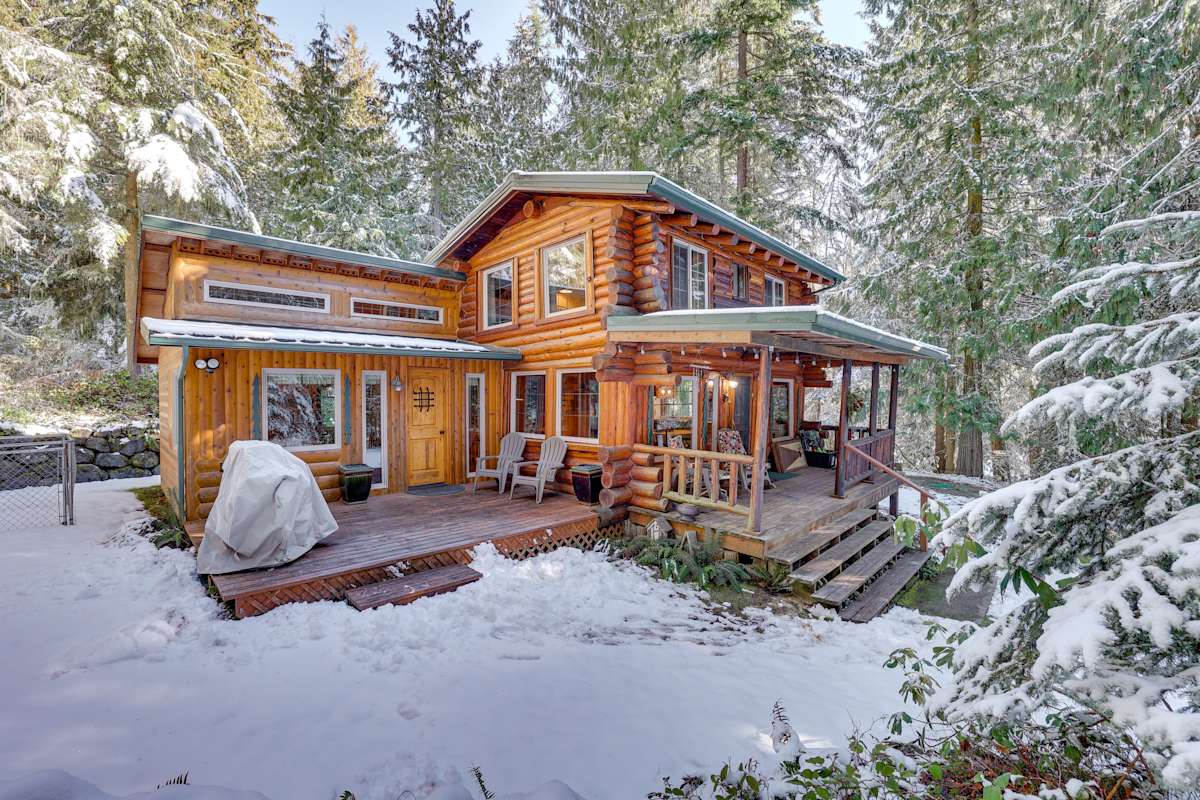 Rustic Sequim Cabin w/ Fire Pit & Forested Views! Evolve