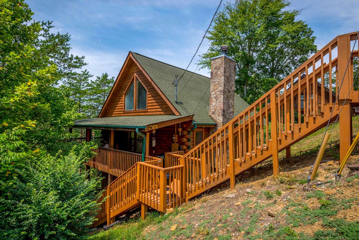 The Dreamer's Nest' Sevierville Cabin w/ Hot Tub! | Evolve