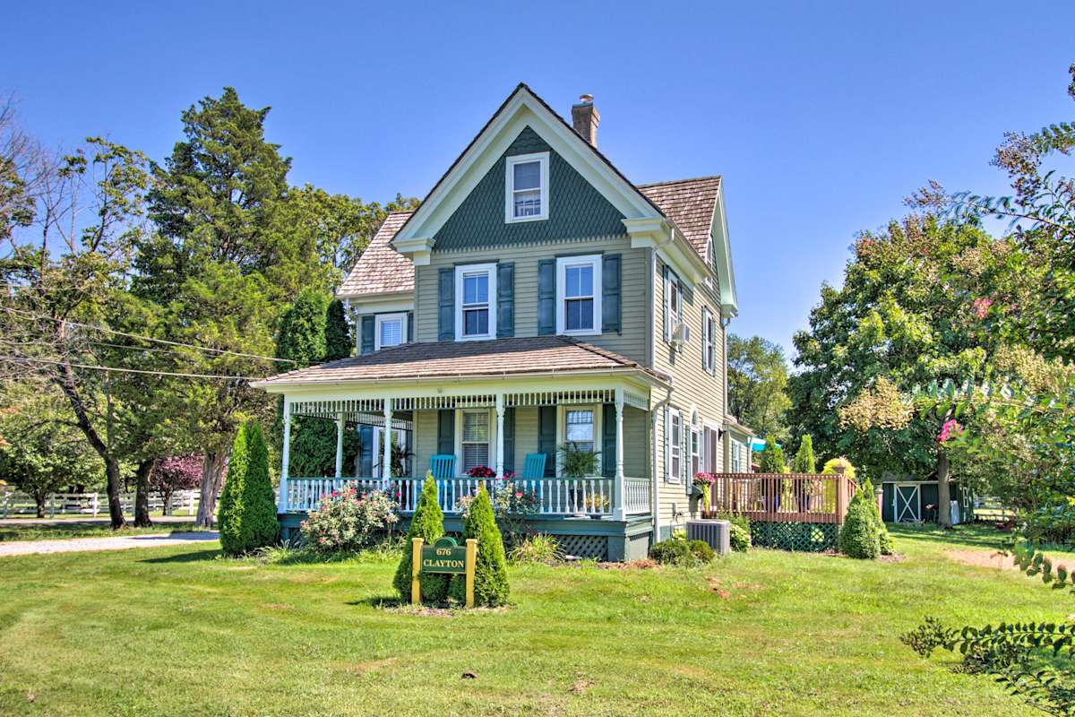 PetFriendly Williamstown Farmhouse by Main St! Evolve
