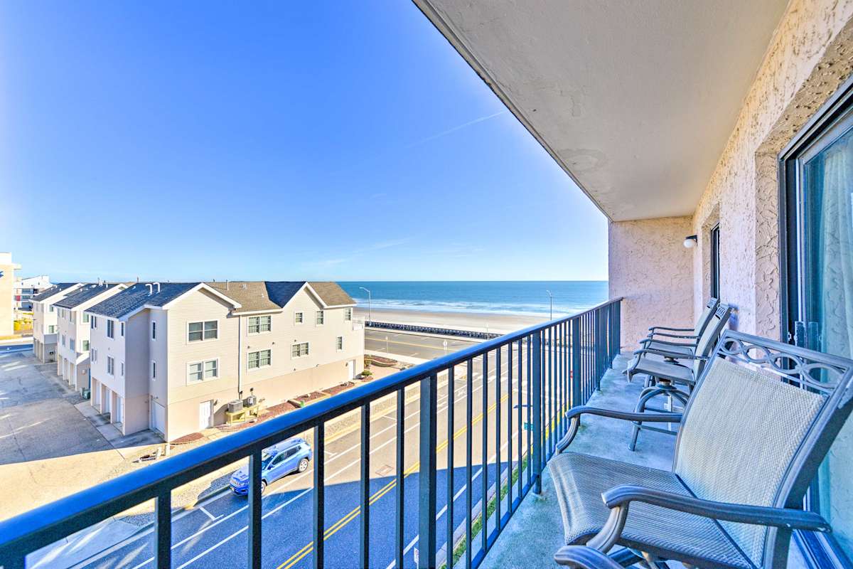 Beachfront North Wildwood Condo w/ Ocean Views! Evolve