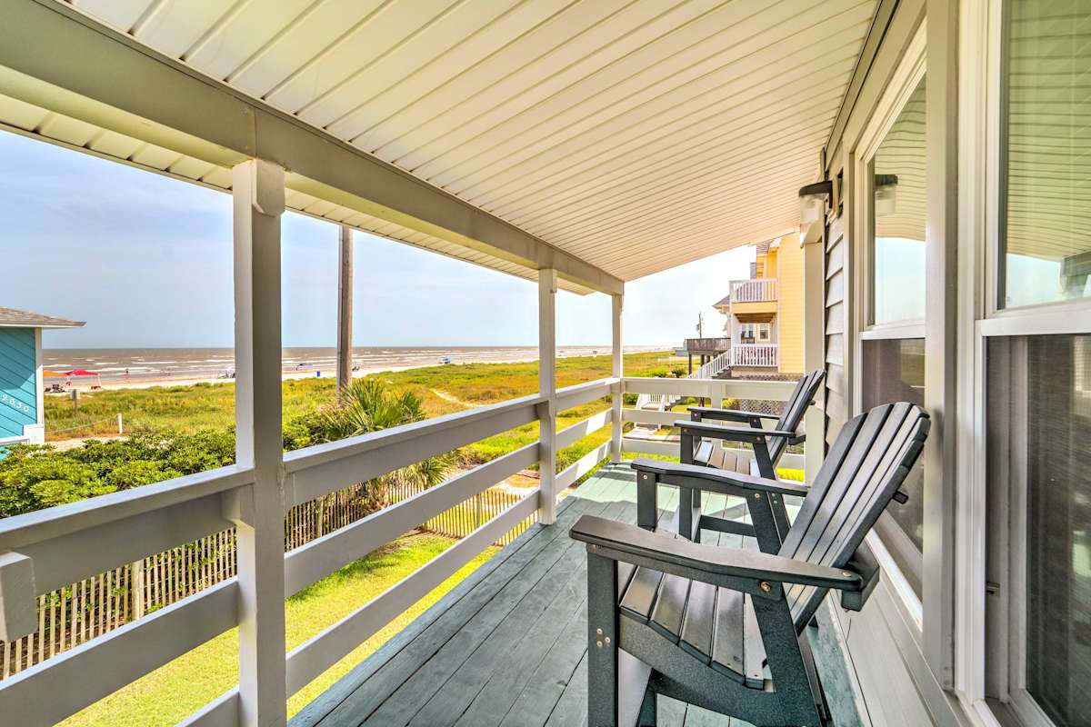 PetFriendly Galveston Bungalow, Steps to Beach! Evolve