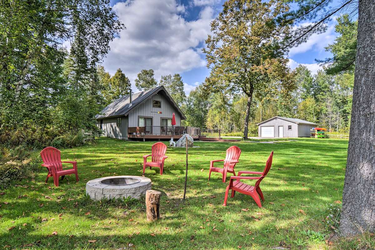 PetFriendly Traverse City Cabin w/ River Access! Evolve