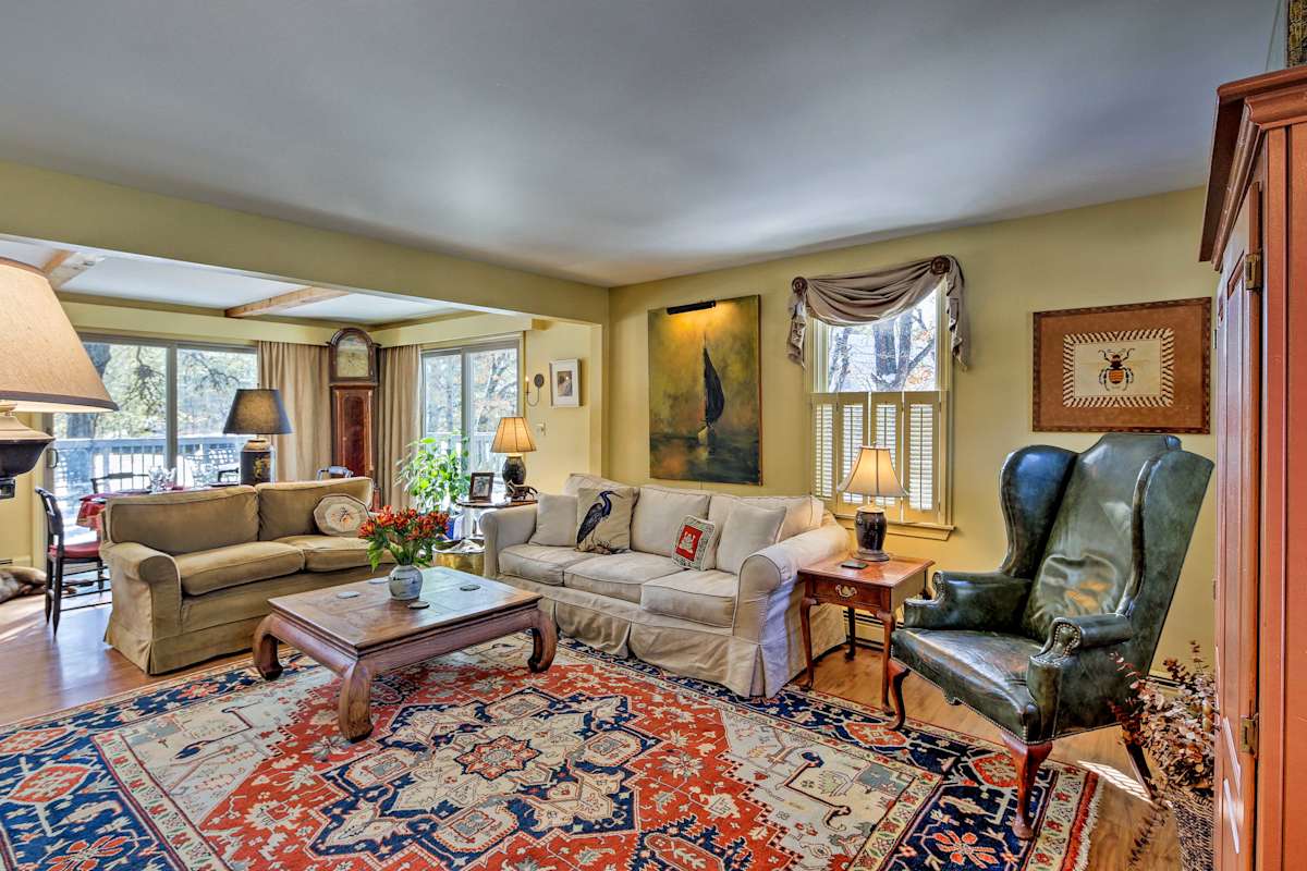 PetFriendly Cape Cod Home w/ Deck 2 Mi to Beaches Eastham, MA Evolve