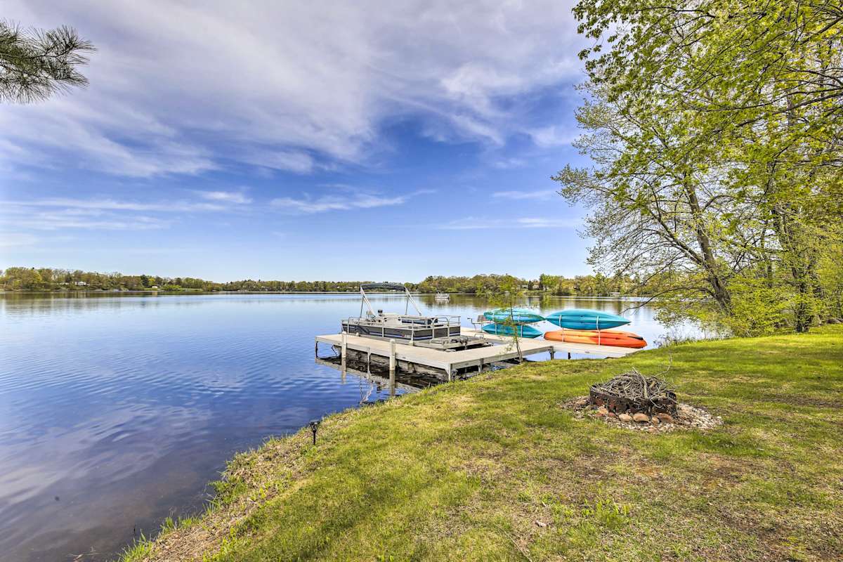 Remodeled Rice Lake 'Hideaway' Home w/ Dock & Deck Evolve
