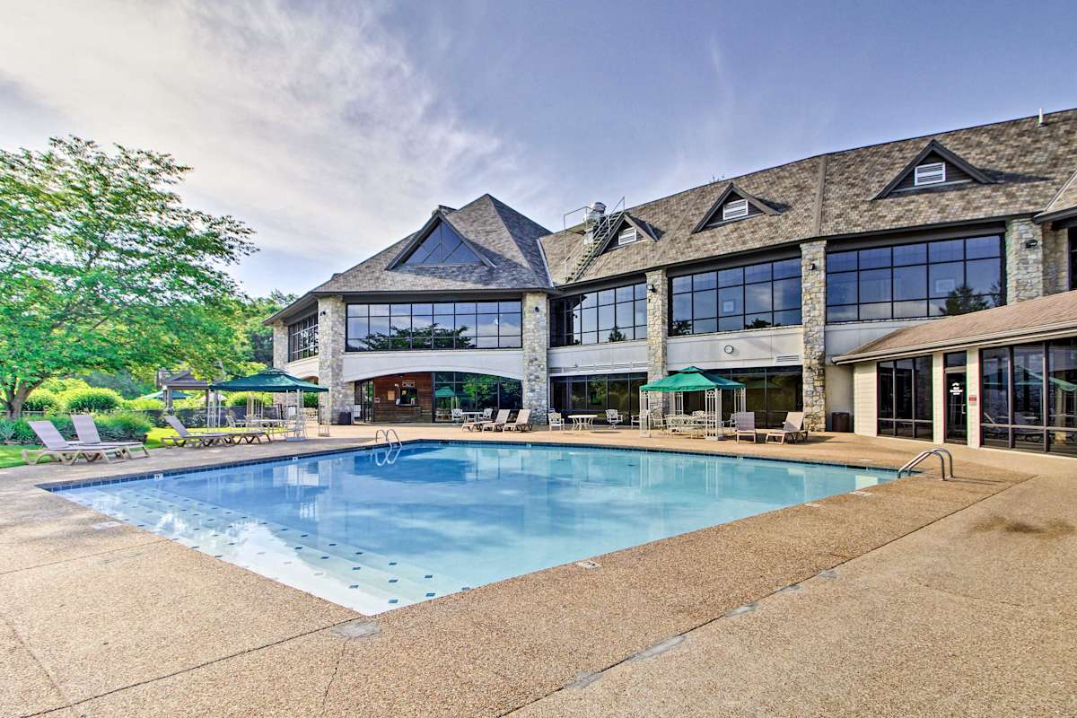 WalkIn Resort Condo, Near Silver Dollar City Branson, MO Evolve