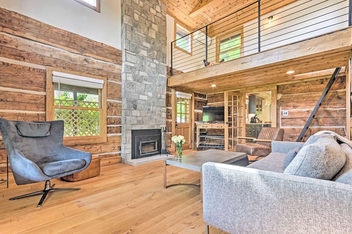 Custom Creekside Cabin 15 Mi from Asheville! Weaverville, NC Evolve