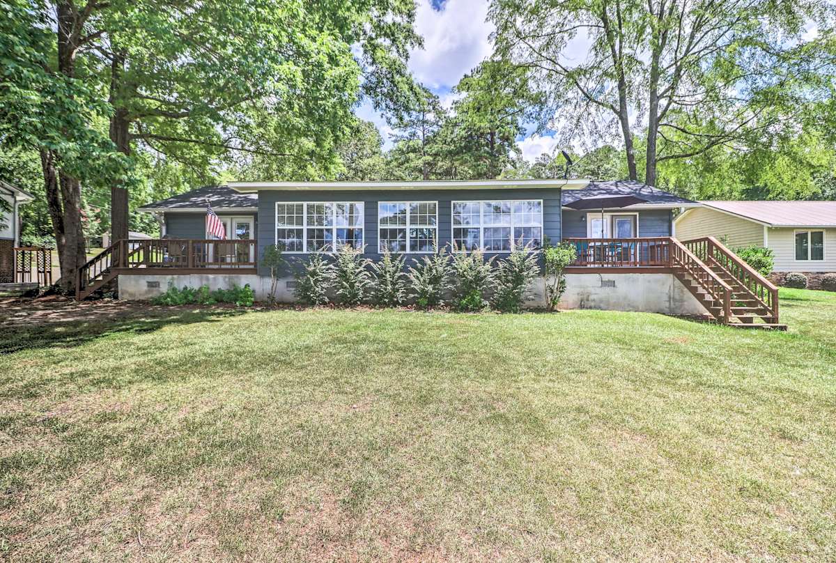 Waterfront Lake Sinclair Home w/ Boat Dock! Milledgeville, GA Evolve