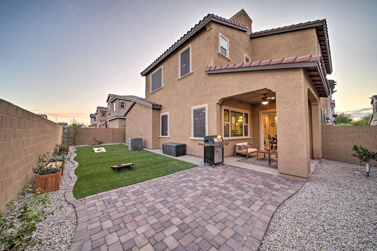 Rio Paseo Retreat w/ Private Patio + Pool Access! Goodyear, AZ Evolve
