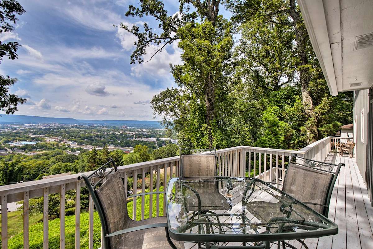Upscale Chattanooga Home on Missionary Ridge! Evolve