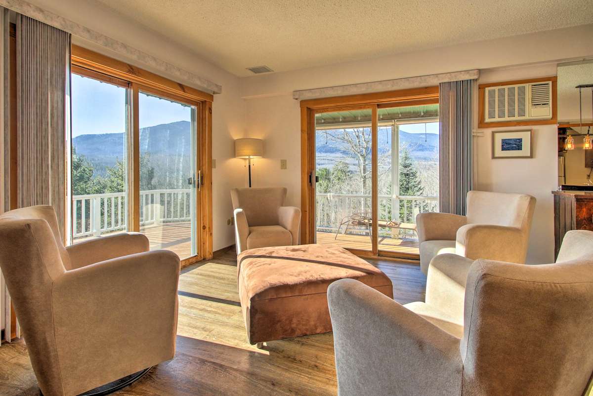 Condo w/ Hot Tub, Mins to Story Land & Cranmore! North Conway, NH