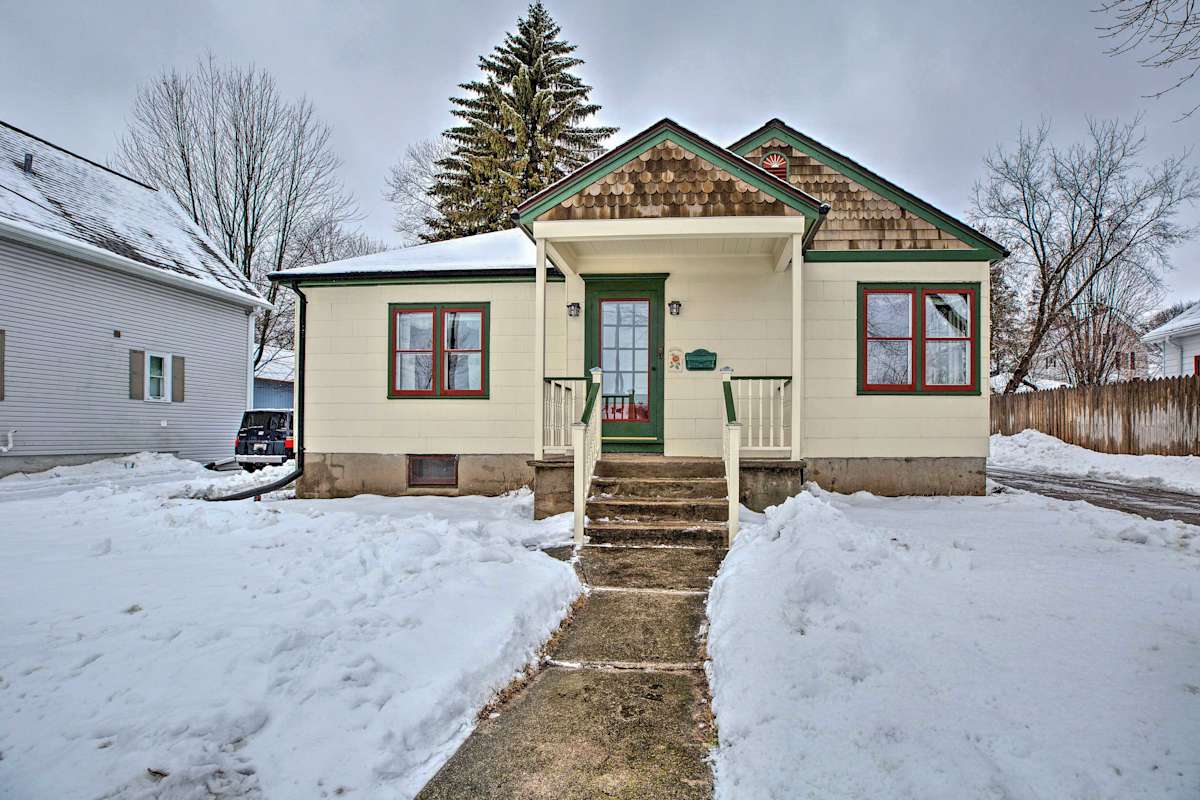NEW! Cedarburg House Walk to Historic Downtown!