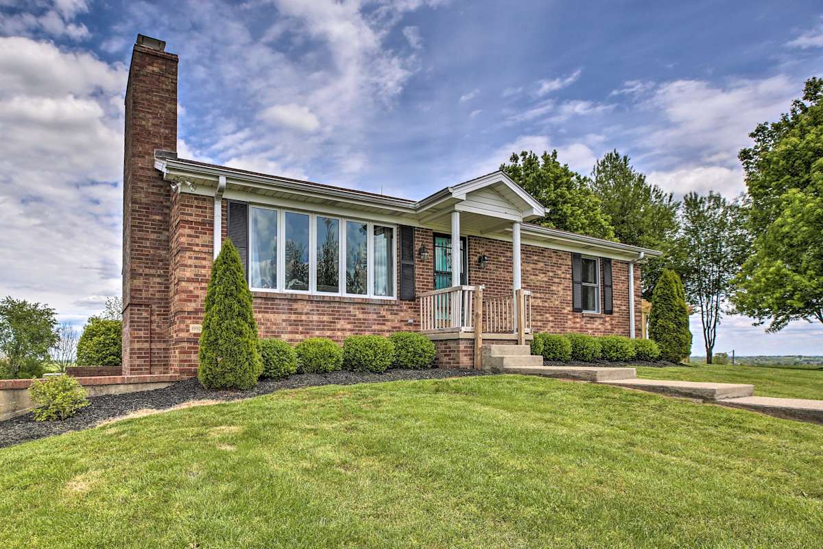 'Blue Moon Cottage' w/ Amazing Views of 5 Counties Danville, KY Evolve