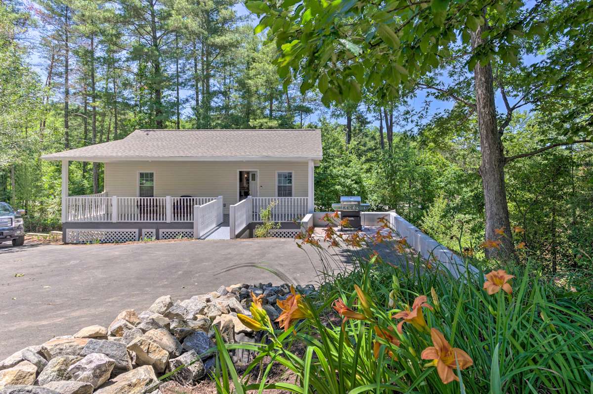 Petite Weaverville Escape 3 Mi to Main Street! Evolve