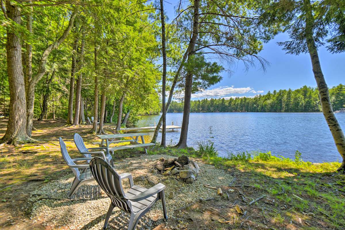 Waterfront Lake Arrowhead Home w/ Dock & Fire Pit! Limerick, ME Evolve