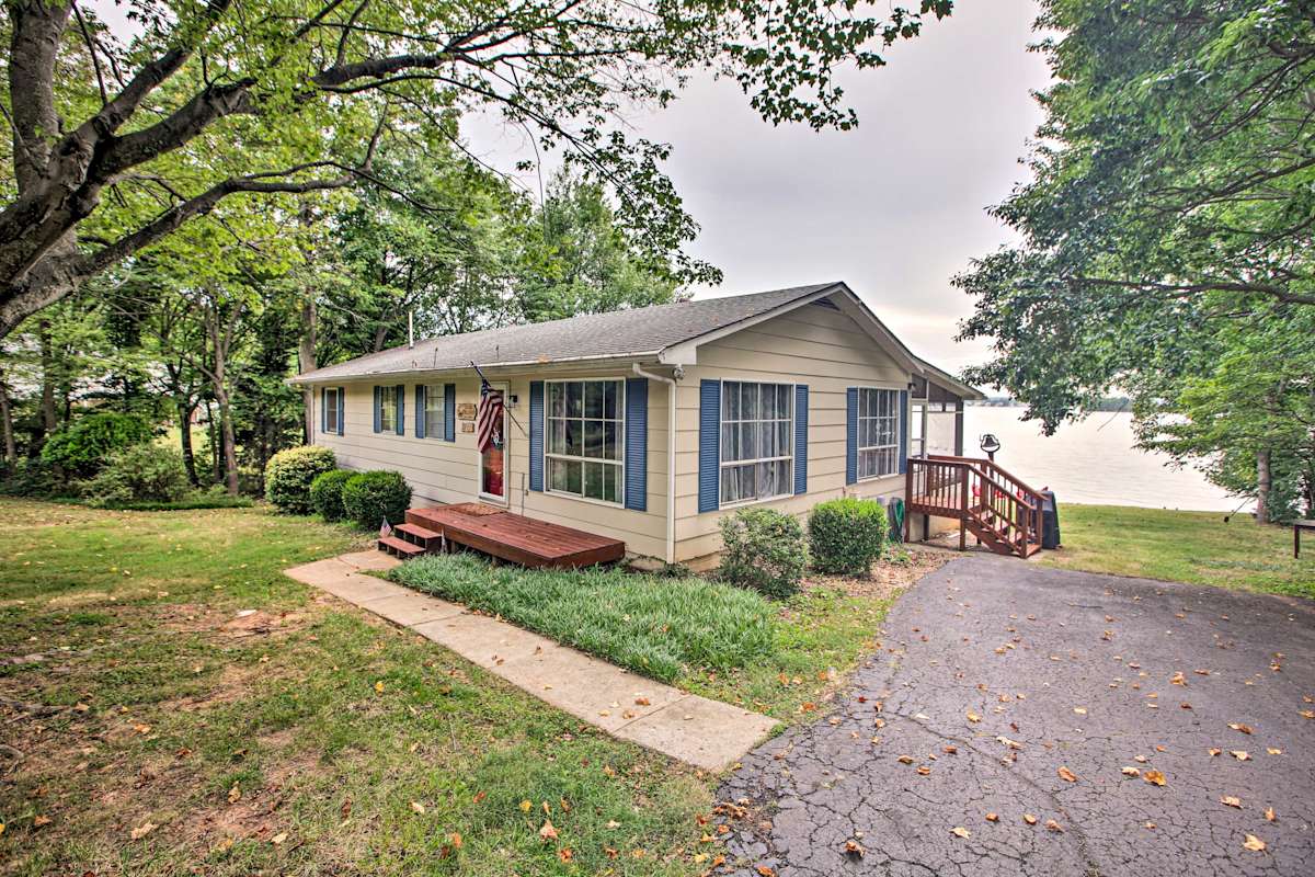 Lakefront Living with Dock, Fire Pit & Sunroom! Penhook, VA Evolve