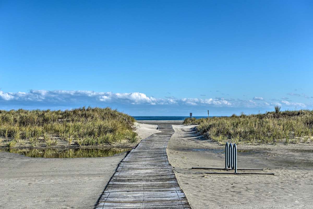 Wildwood Crest Beach Condo Balcony w/ Ocean Views Evolve