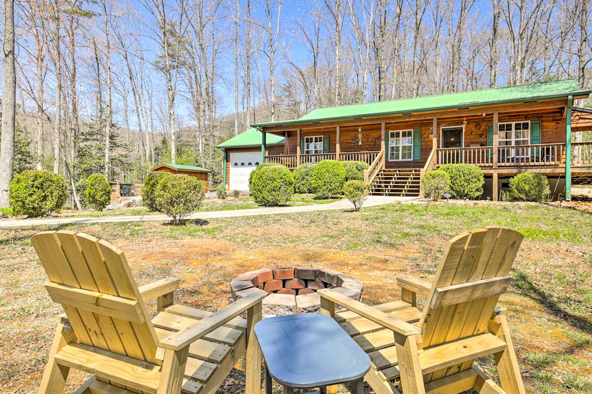 Luxury Mtn Living Cabin 1 Mi to Lake Chatuge! Hiawassee, GA Evolve