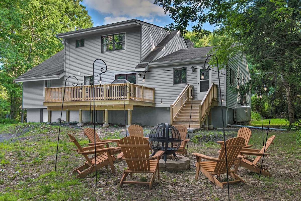 Poconos Home w/ Hot Tub, Fire Pit & Lake Access! White Haven, PA Evolve