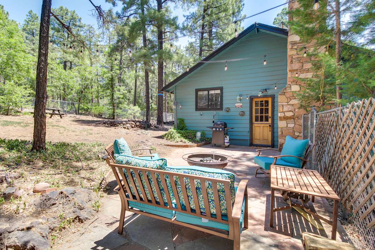 Bright Lakeside Home w/ Deck 2 Mi to Rainbow Lake Evolve