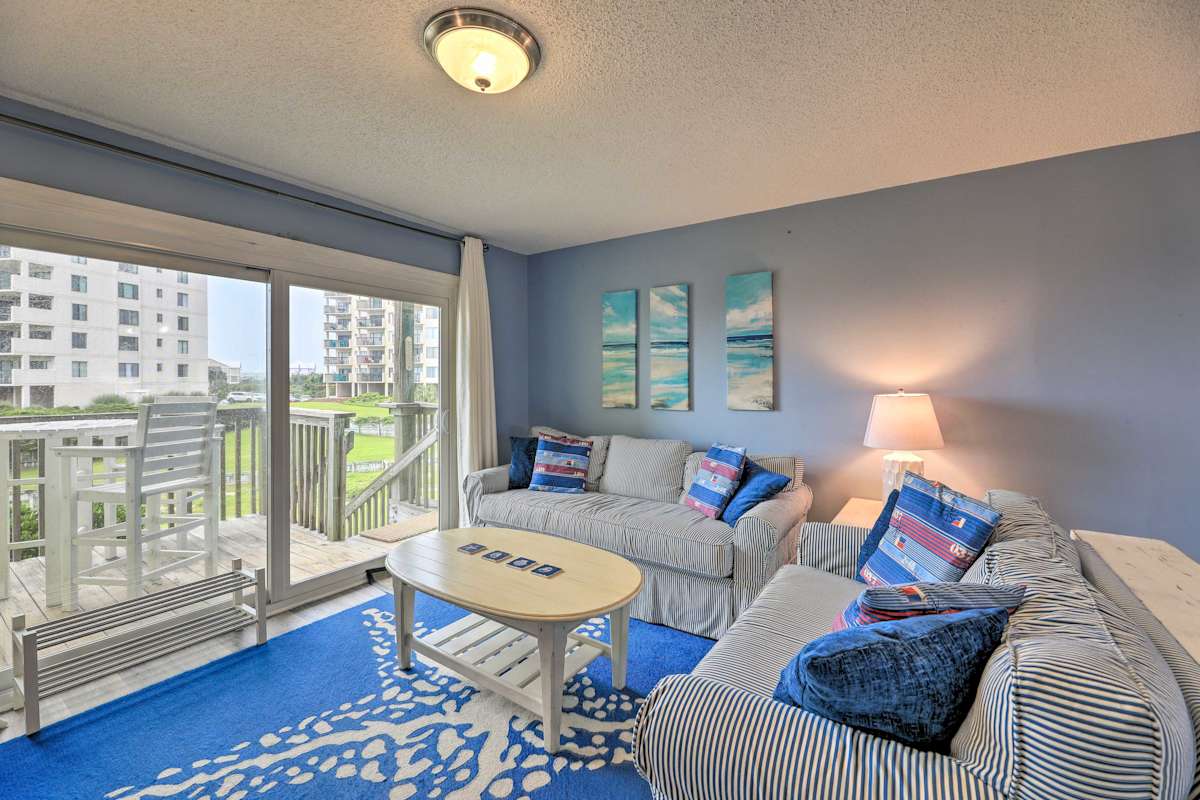 Emerald Isle Townhome w/ Pool & Beach Access! Evolve