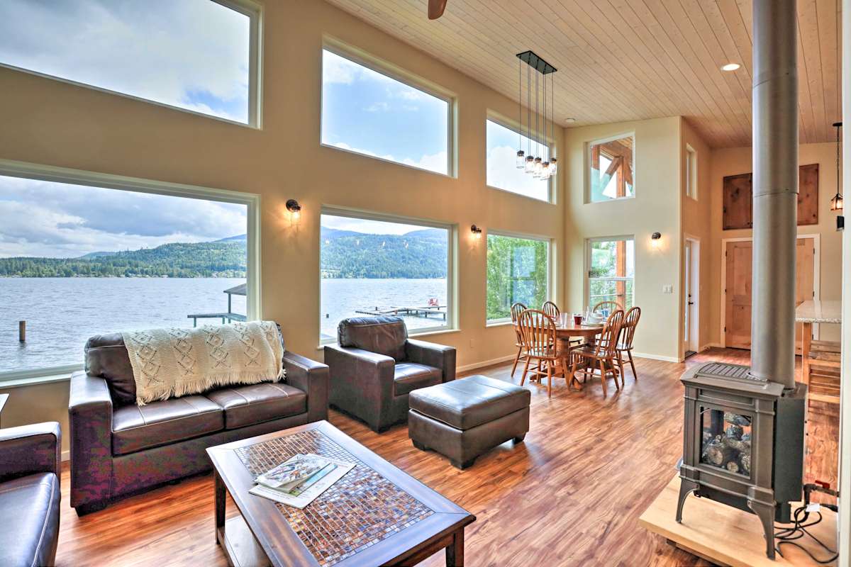 Lake House w/ Boat Dock + Mountain View! Bellingham, WA Evolve