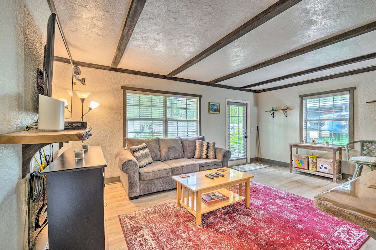 Central Yankeetown Hideaway Walk to Water! Evolve