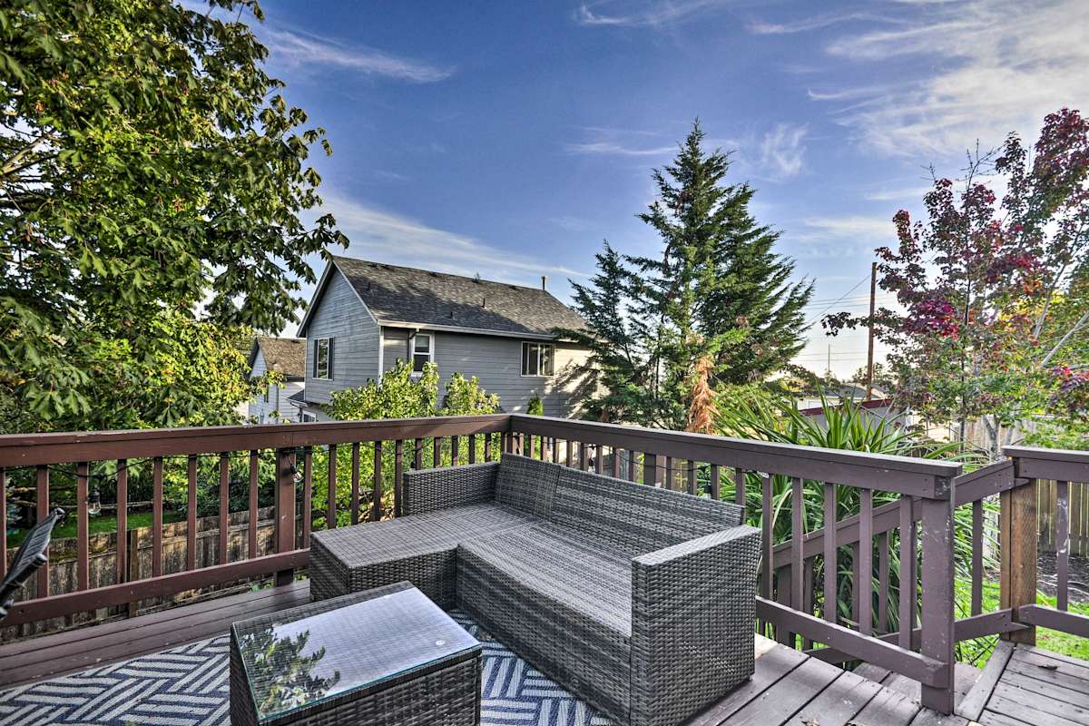 SunSoaked West Linn Oasis, 12 Mi to Portland Evolve