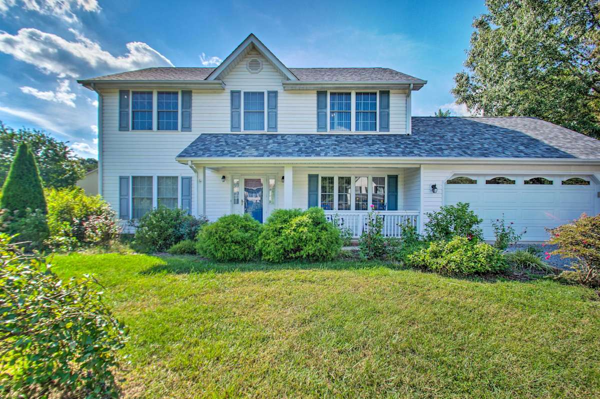 Forest Family Escape 2 Miles to Poplar Forest Evolve