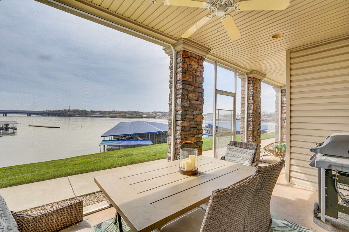 Lands End Condo w/ Resort Amenities & Porch! Osage Beach, MO Evolve