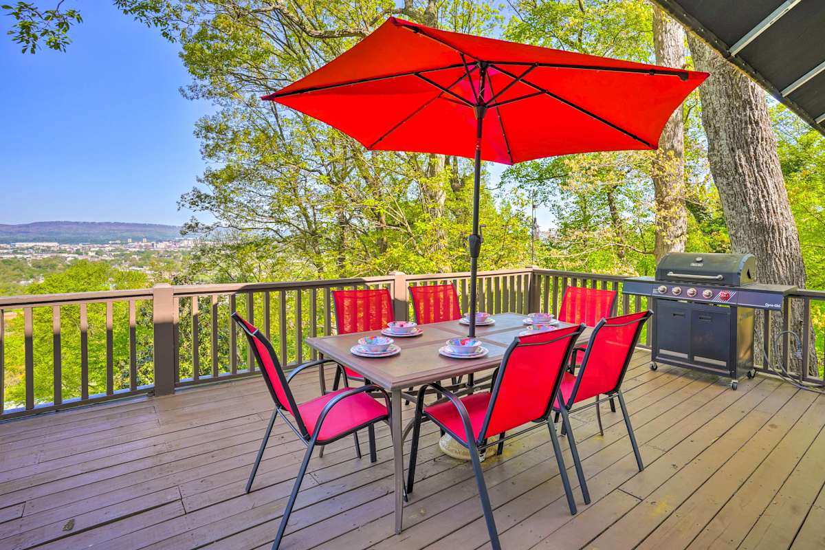 Charming Chattanooga Home w/ Downtown Views! Evolve