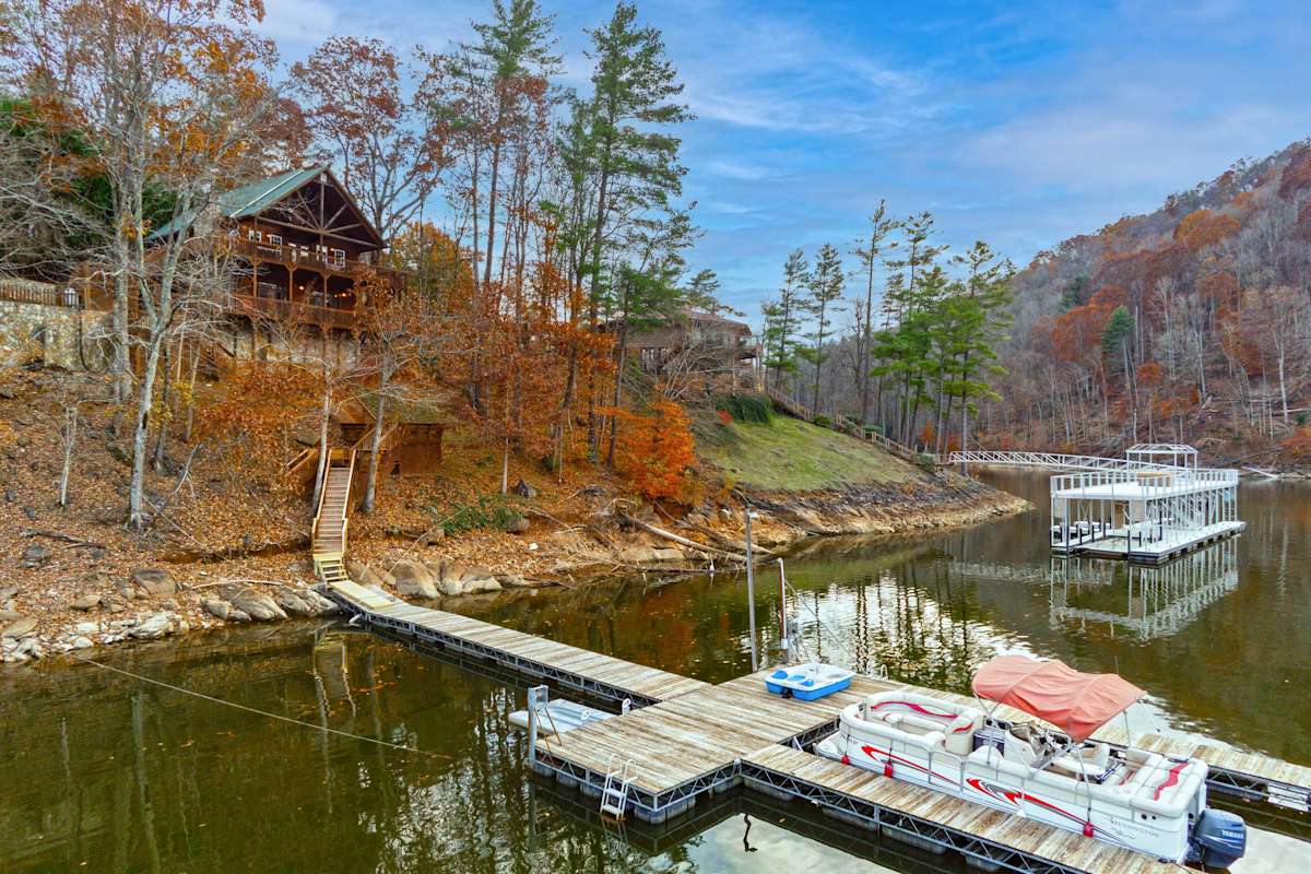 Chic '3Bears Cabin' on Watauga Lake w/ Kayaks Butler, TN Evolve
