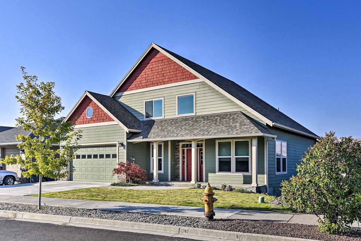 Incredible Oregon Retreat w/ Private Hot Tub! The Dalles, OR Evolve