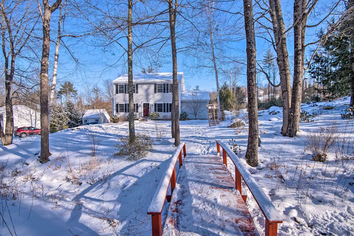 New Hampshire Home on 3 Acres! Henniker, NH Evolve