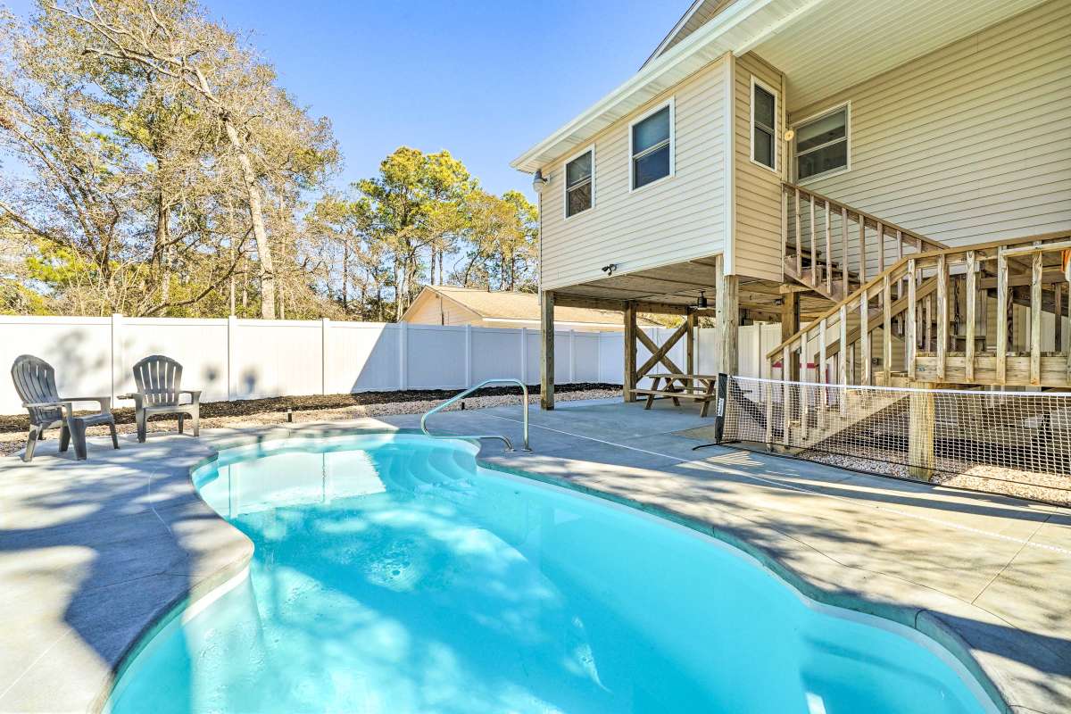 Oak Island Home w/ Pool Walk to Long Beach! Evolve