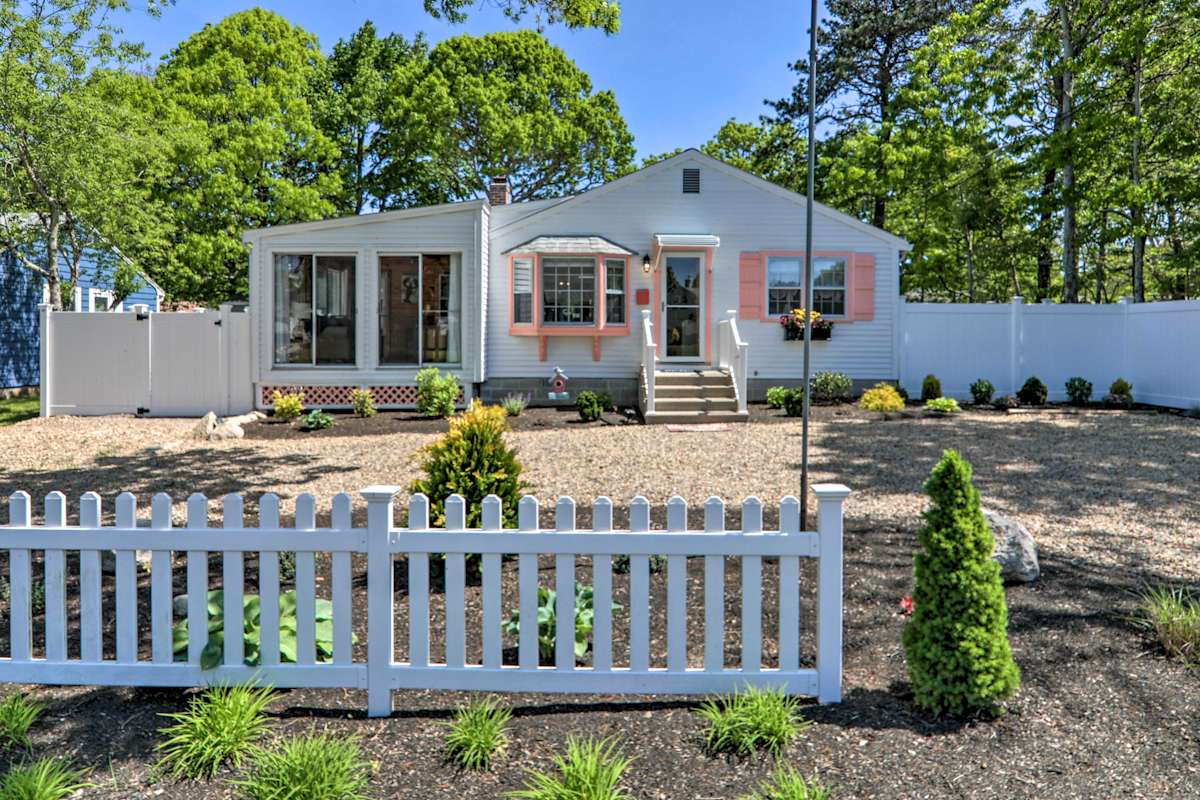 Adorable West Yarmouth Home 2 Mi to Beach! Evolve