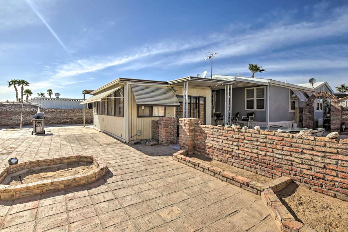 Cozy Yuma Retreat w/ Furnished Patio & Grill! Evolve
